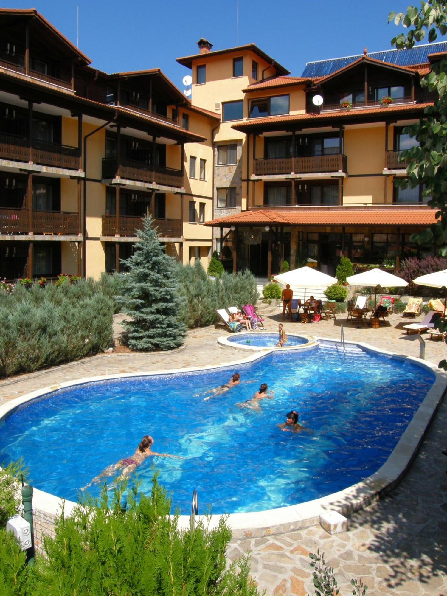 Hotel Center Априлці Екстер'єр фото