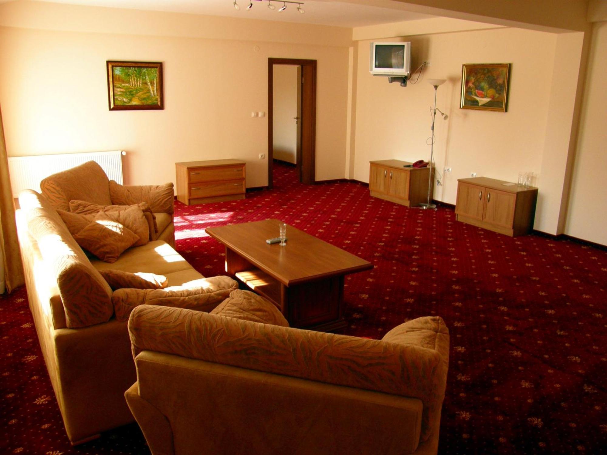 Hotel Center Априлці Екстер'єр фото