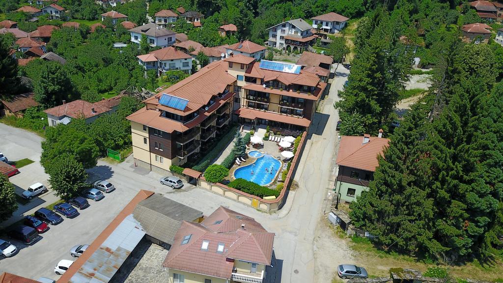 Hotel Center Априлці Екстер'єр фото